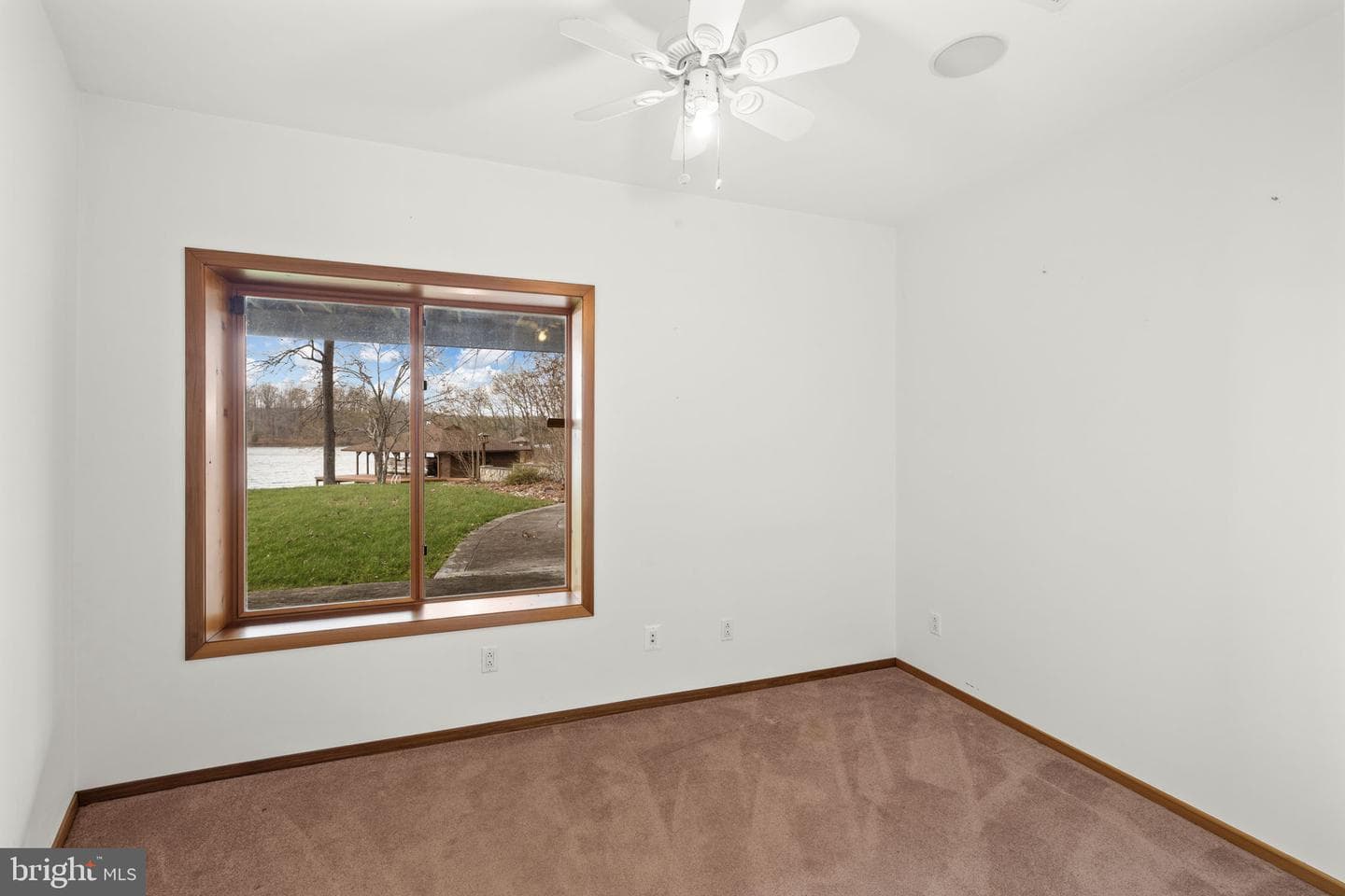 374 Sorbie Lane photo 55