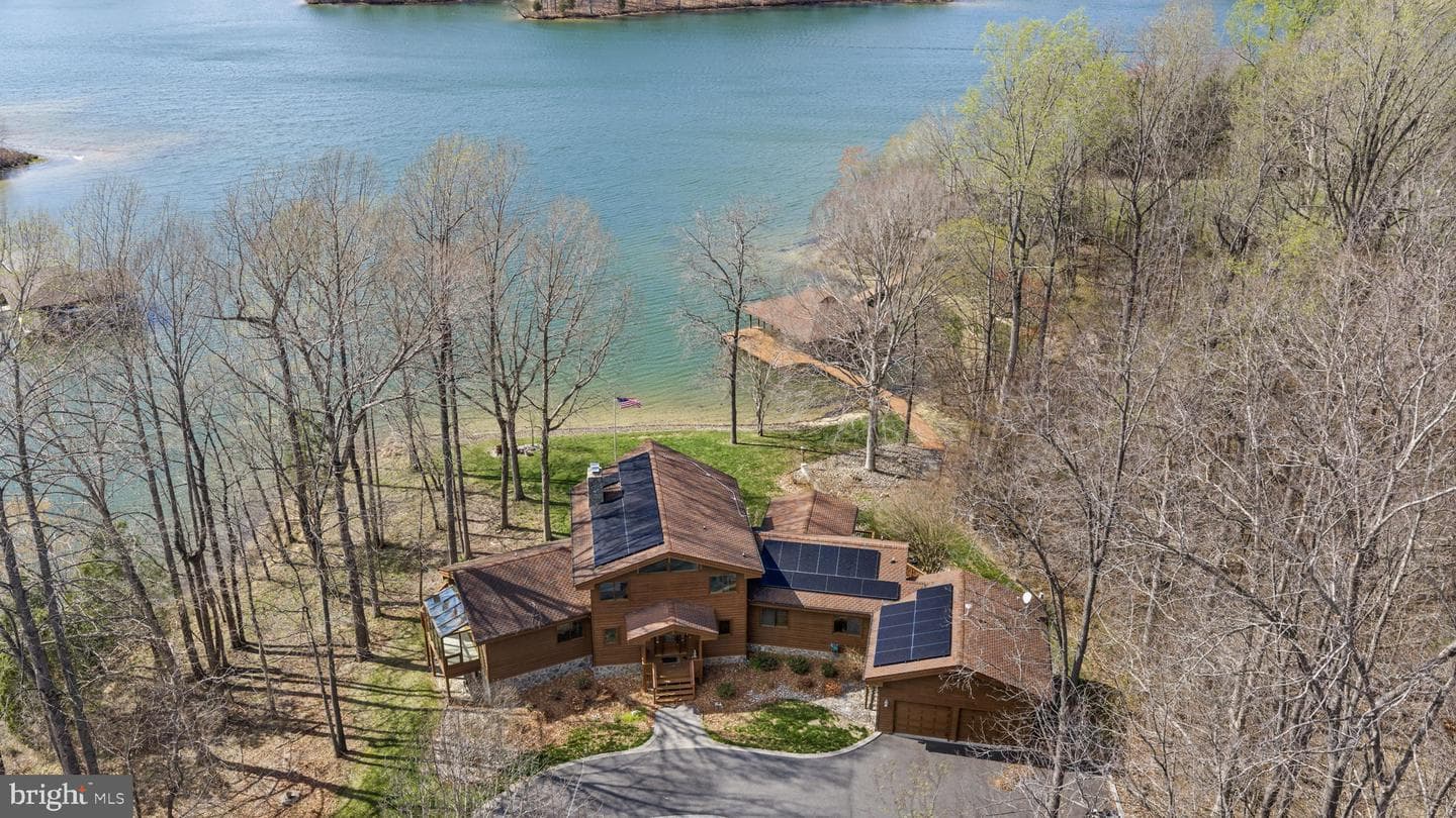 374 Sorbie Lane photo 9
