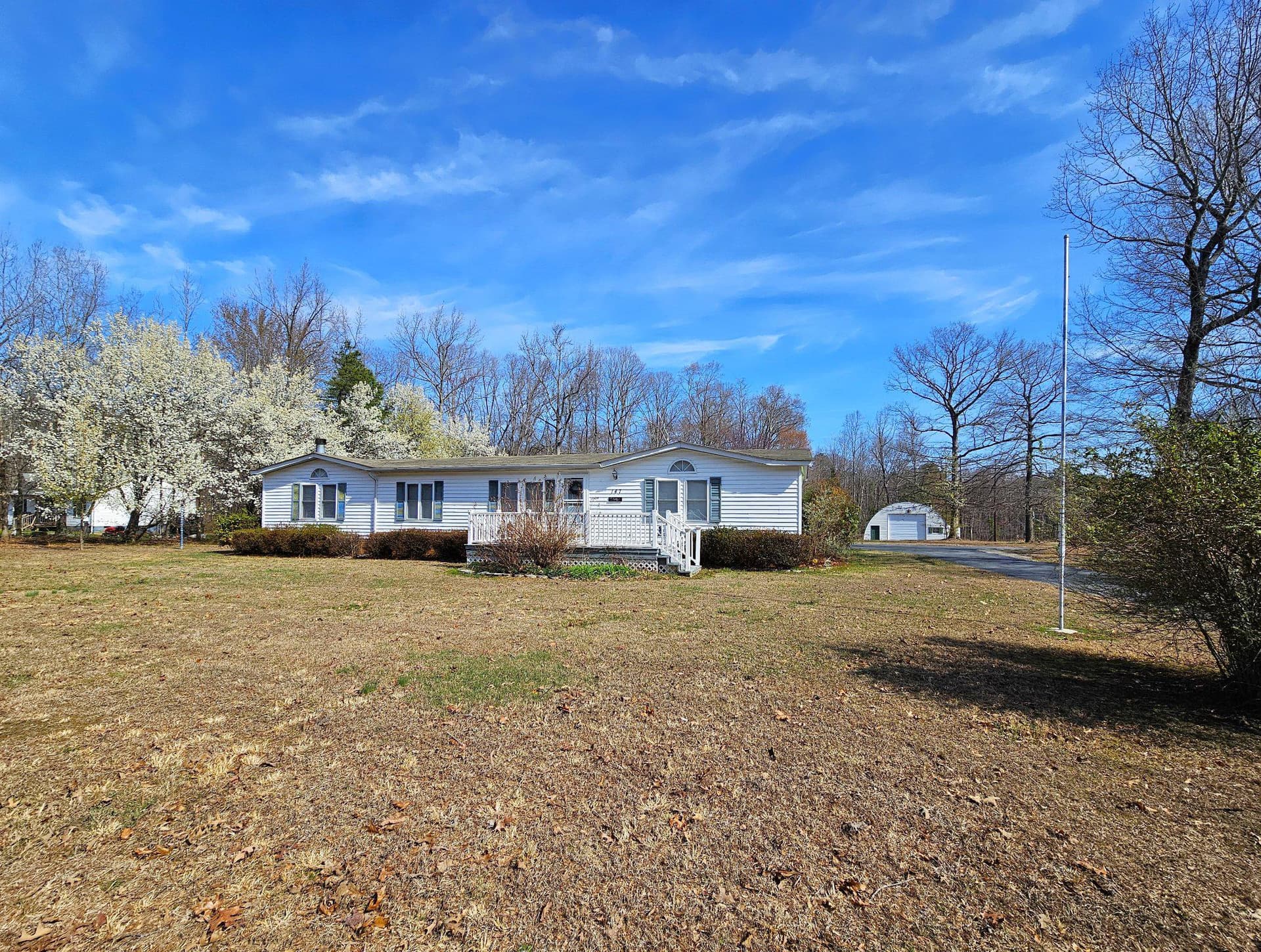 147 Old County Road photo 2