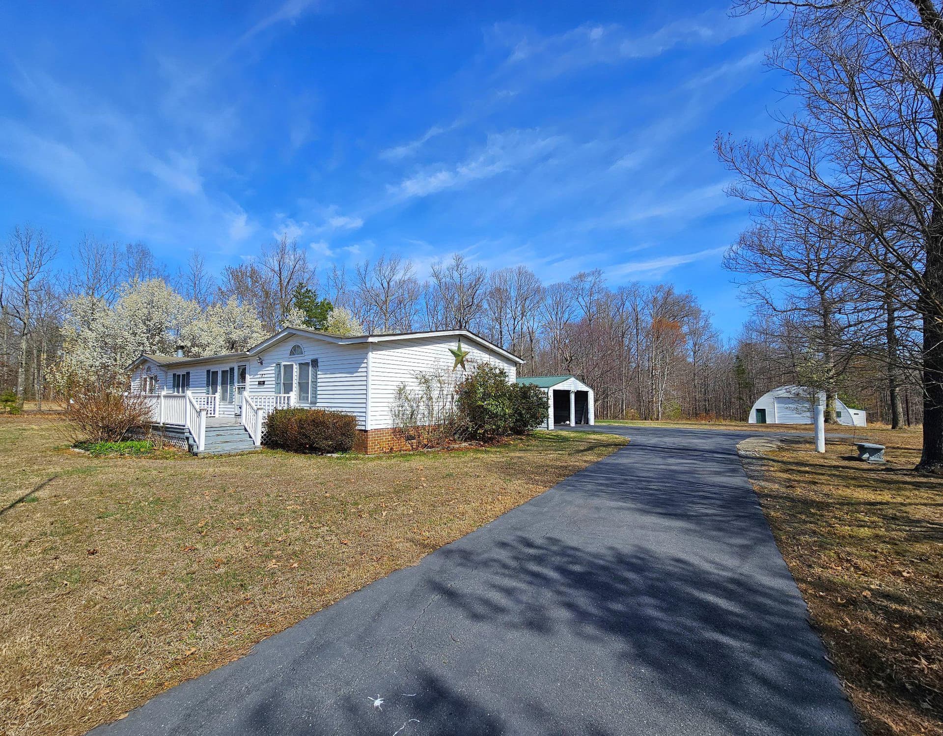 147 Old County Road photo 3