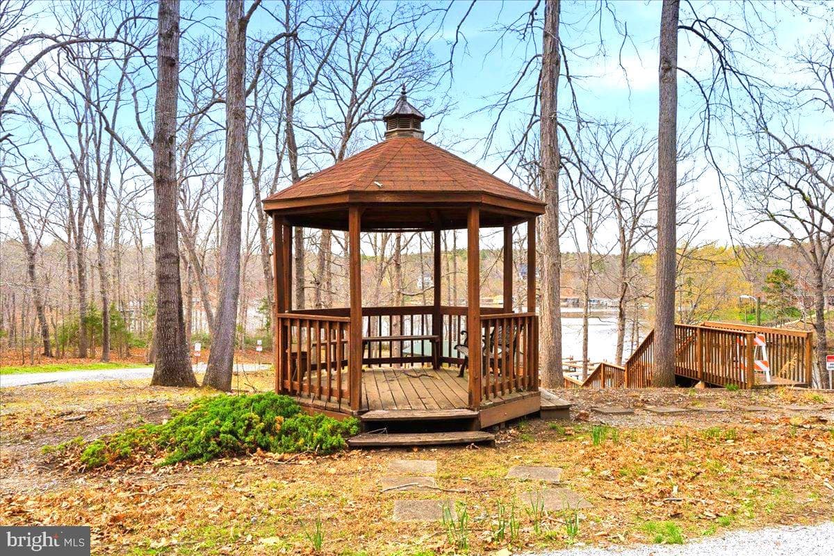 536 Pine Harbour Drive photo 10