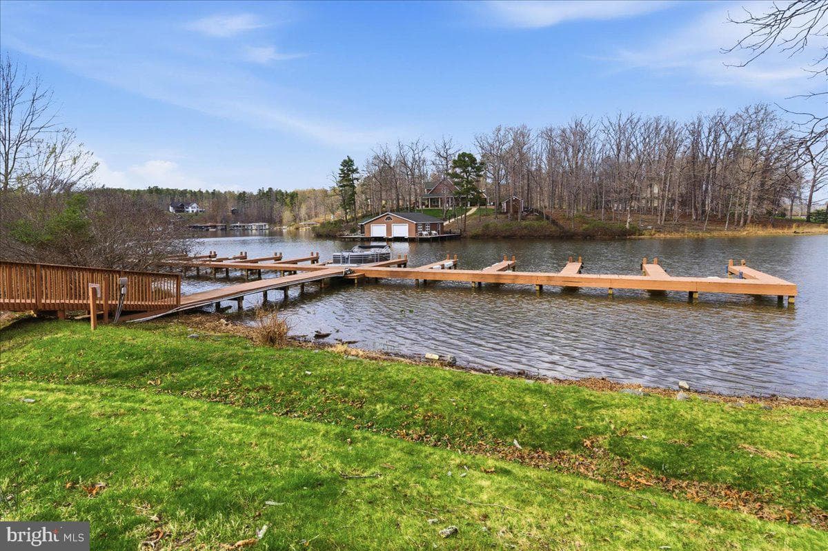 536 Pine Harbour Drive photo 8
