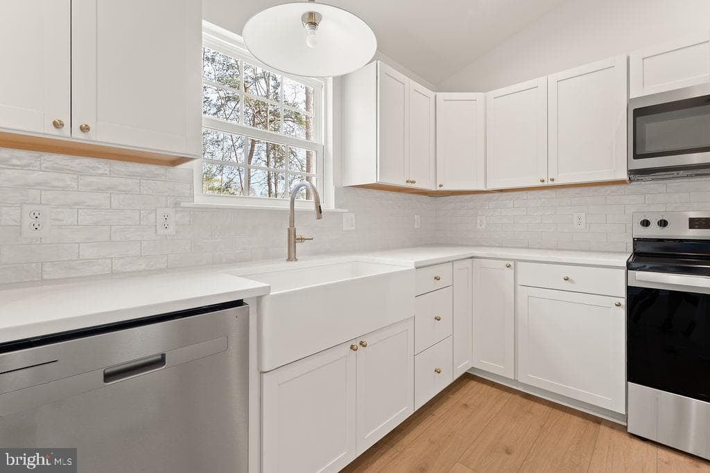 946 Pottiesville Rd photo 6
