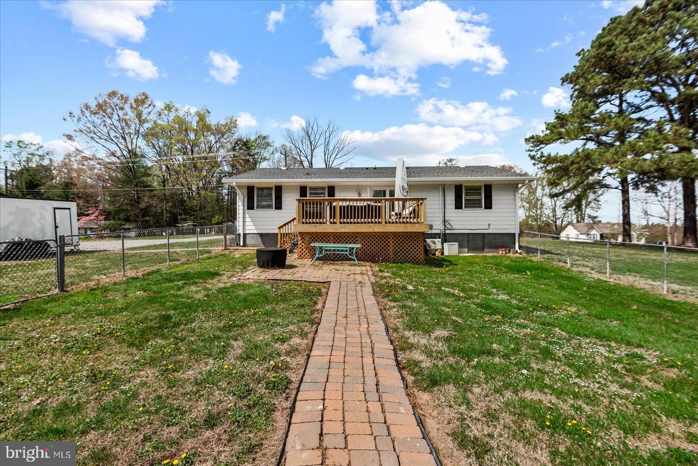 110 Spring Road photo 25
