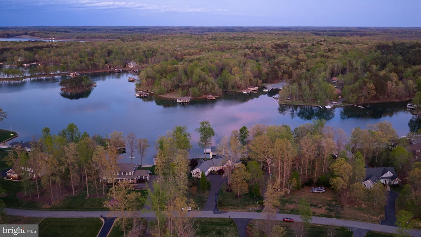 544 Ark Avenue photo 104