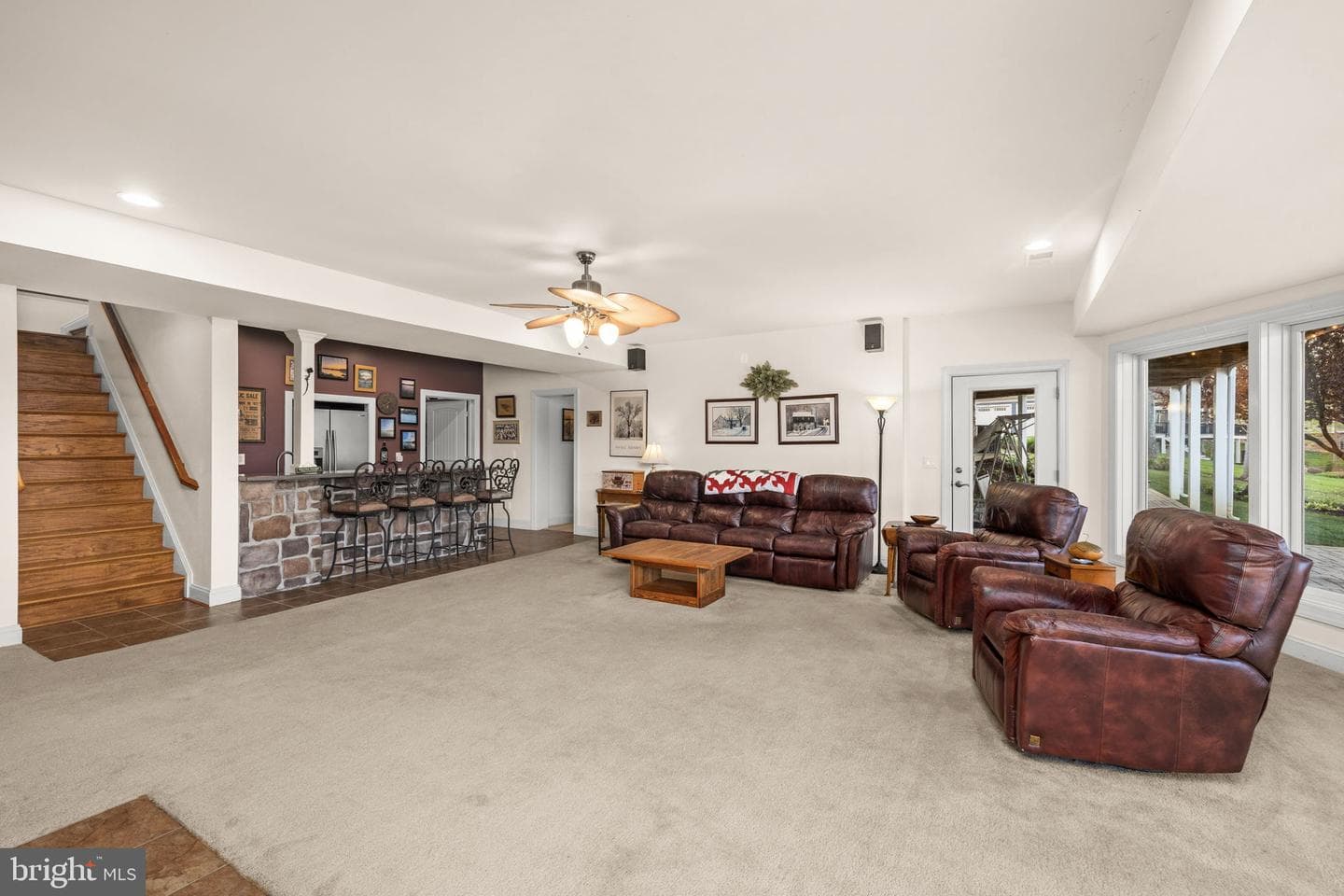 544 Ark Avenue photo 60