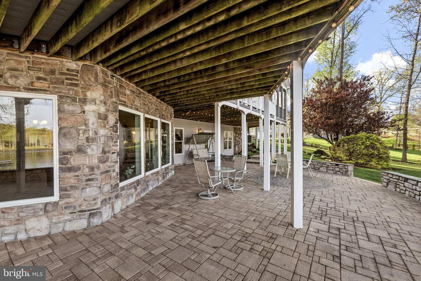 544 Ark Avenue photo 86
