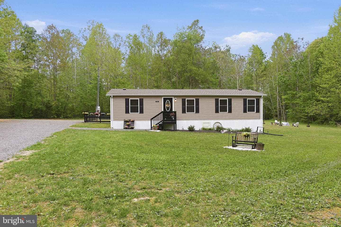 135 Heavenly Dove Drive photo 2