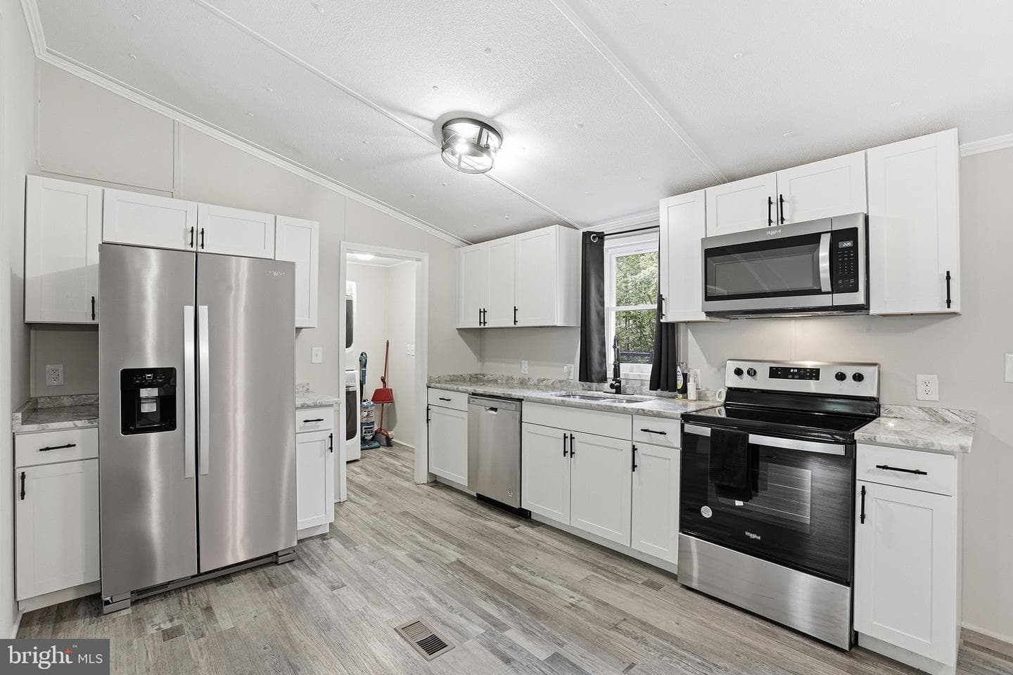 135 Heavenly Dove Drive photo 31