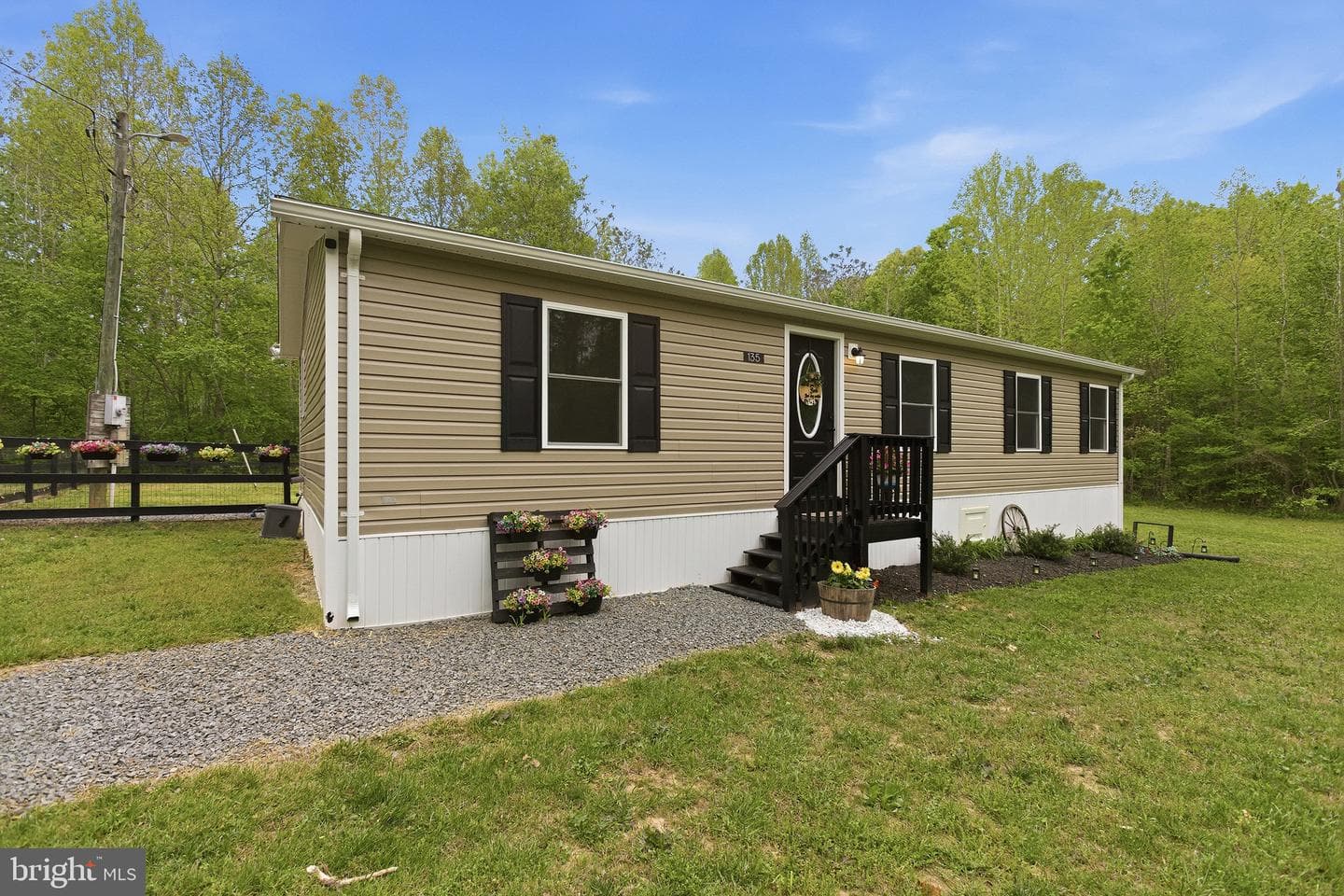 135 Heavenly Dove Drive photo 35
