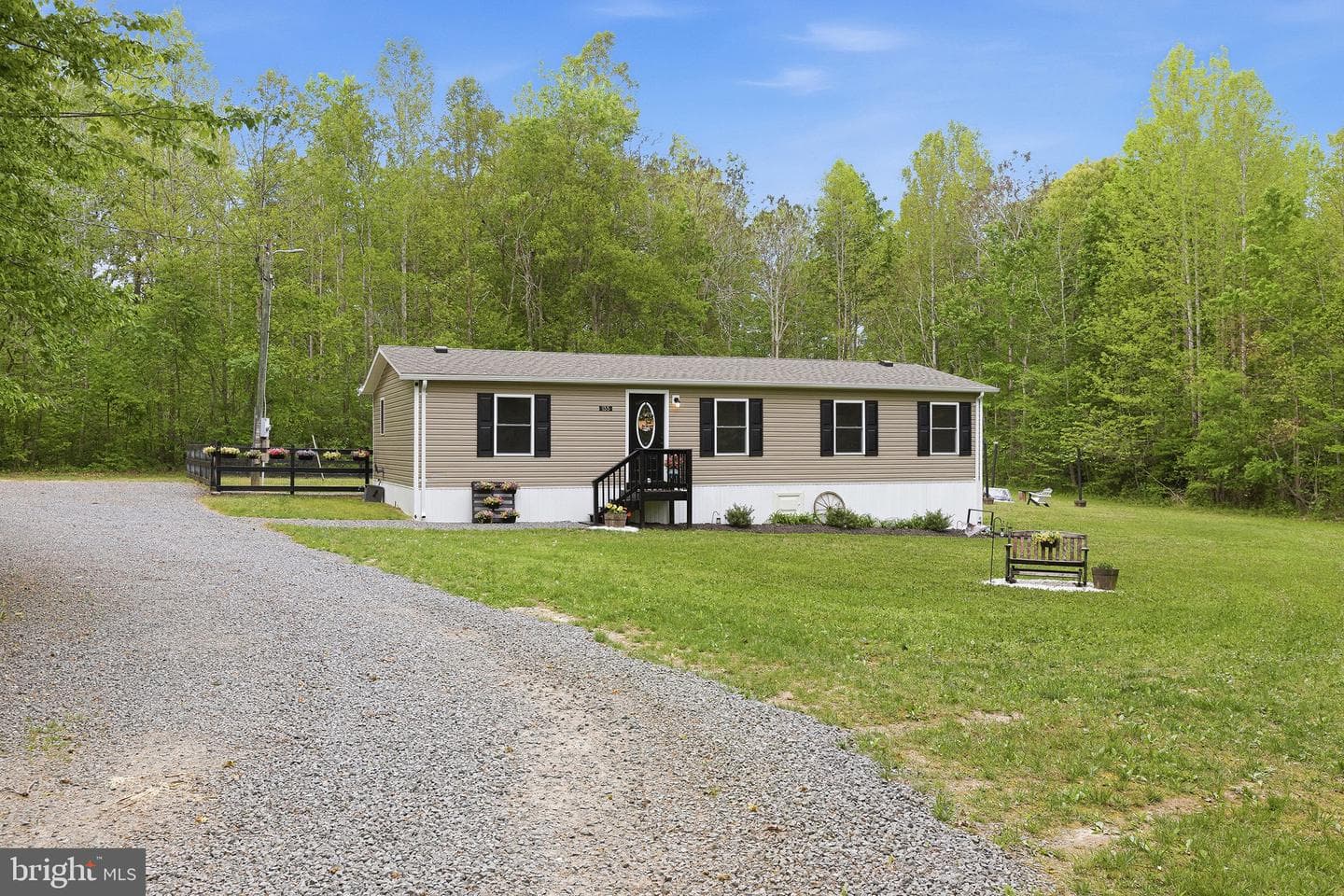 135 Heavenly Dove Drive photo 36