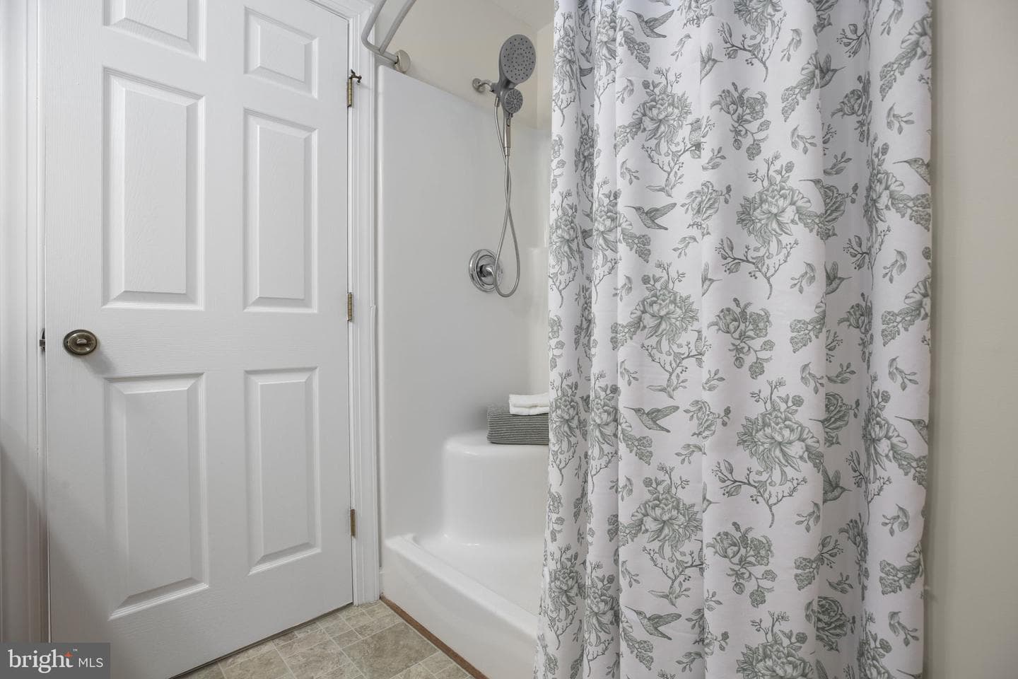 33 Austin Way photo 11