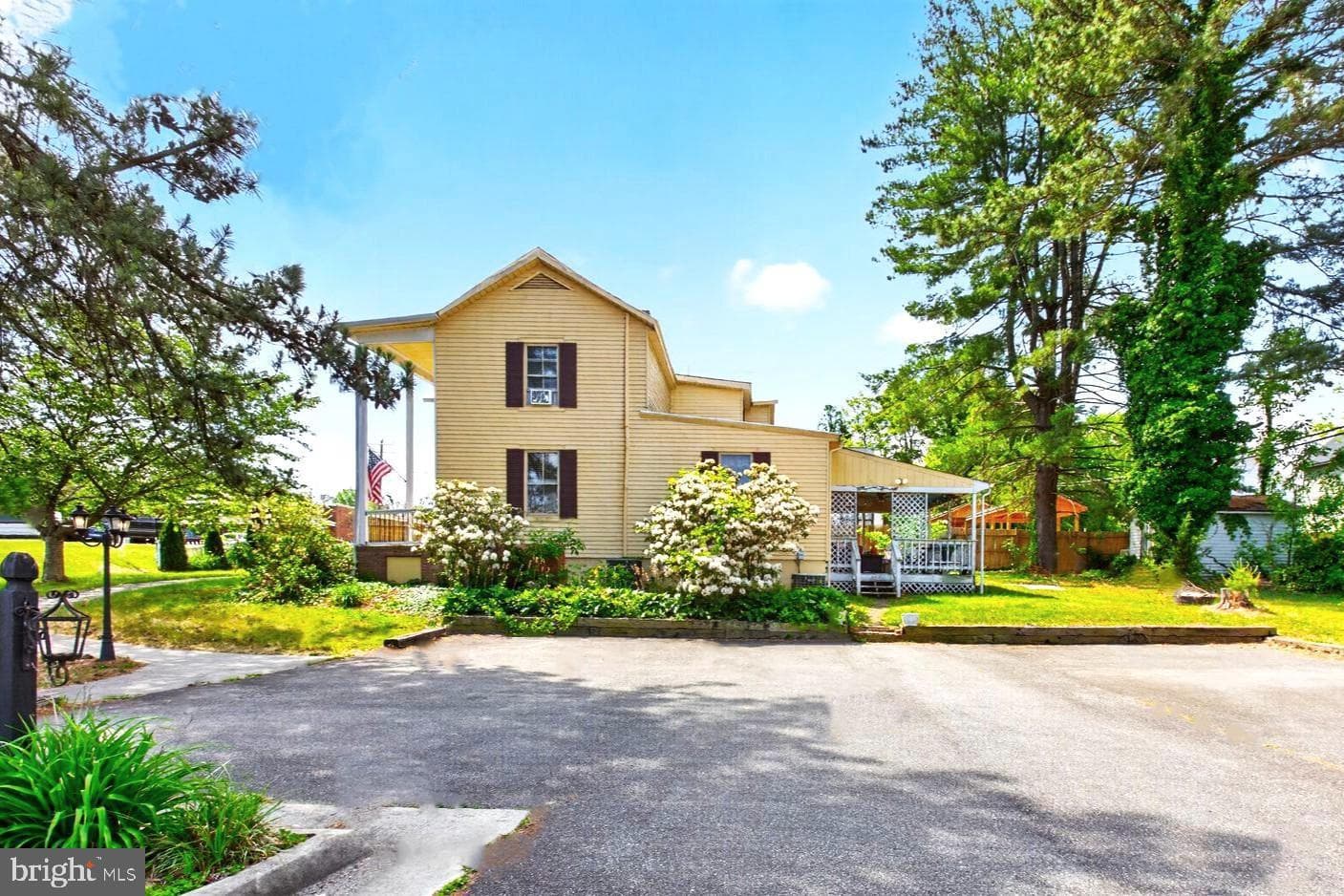 605 Mineral Avenue photo 3