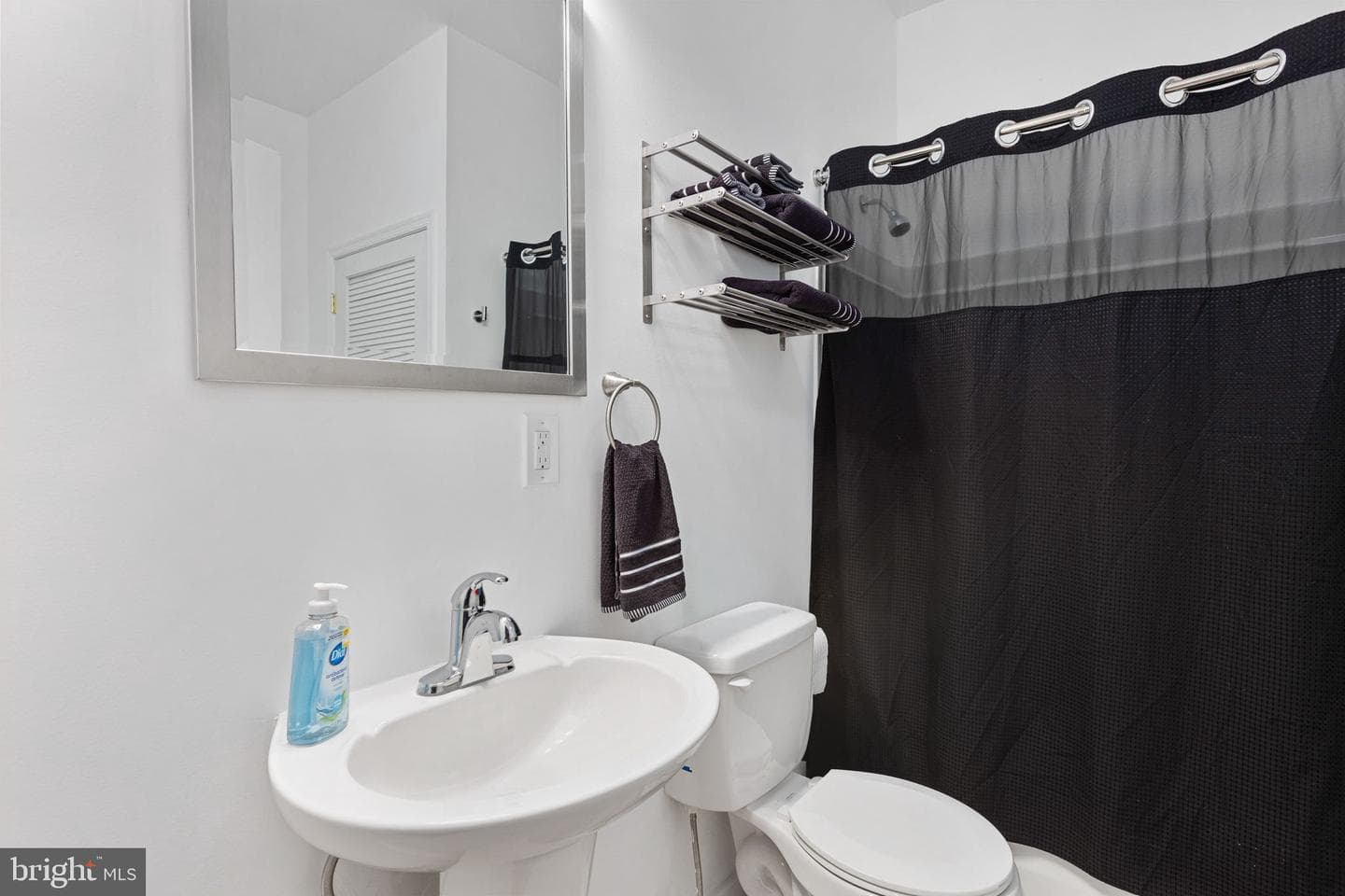 197 Oakleigh Lane photo 60