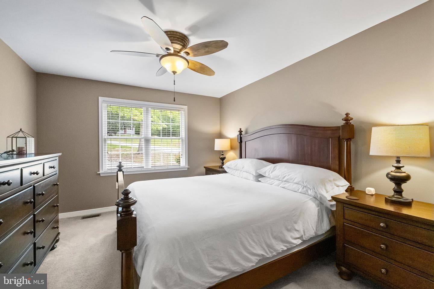 431 Wilson Street photo 16