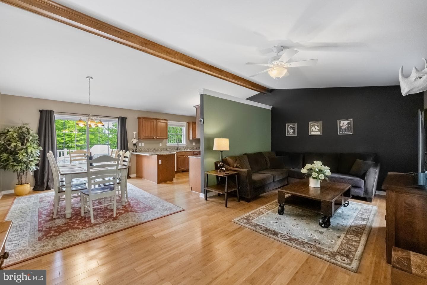 431 Wilson Street photo 4