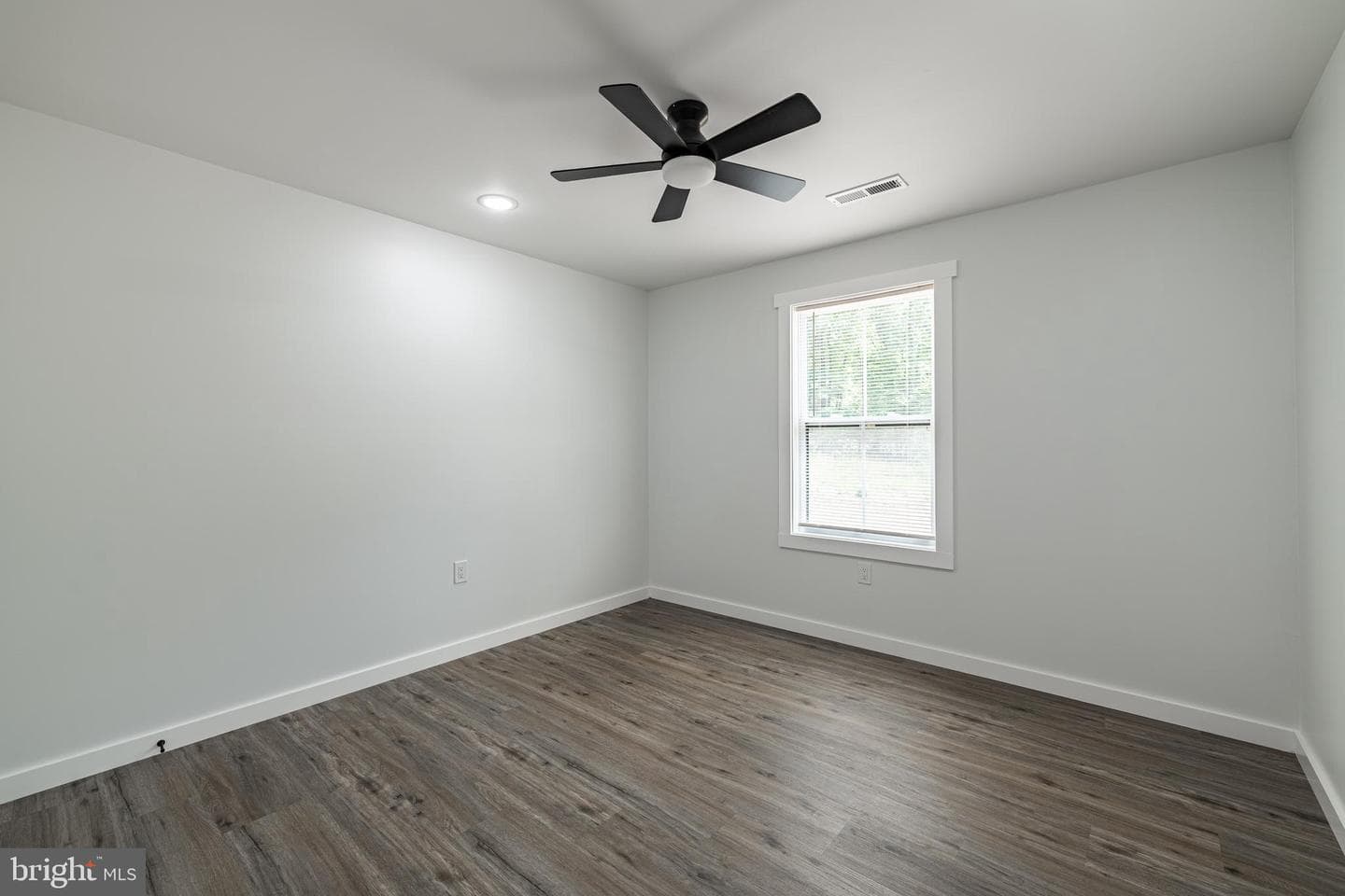 16061 Jefferson Highway photo 22