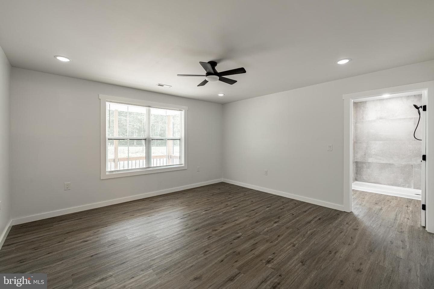 16061 Jefferson Highway photo 23