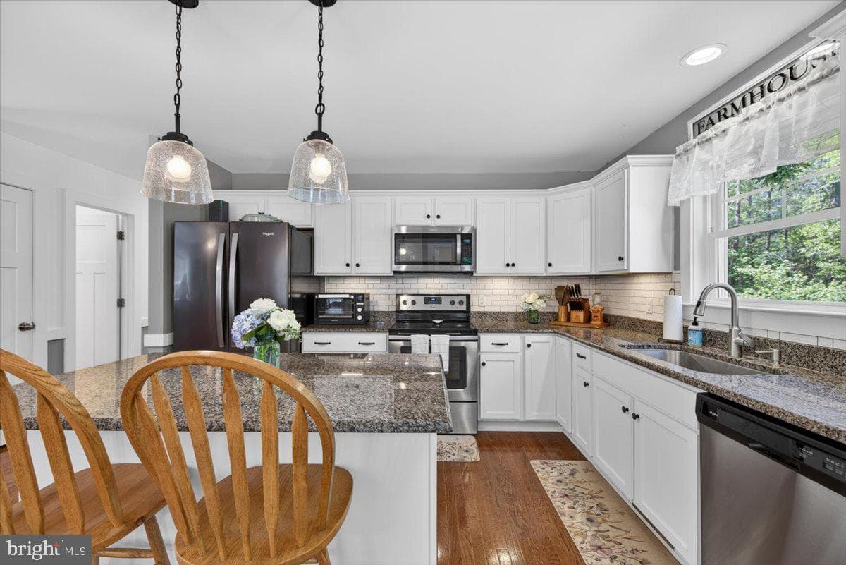 844 Manchester Road photo 14