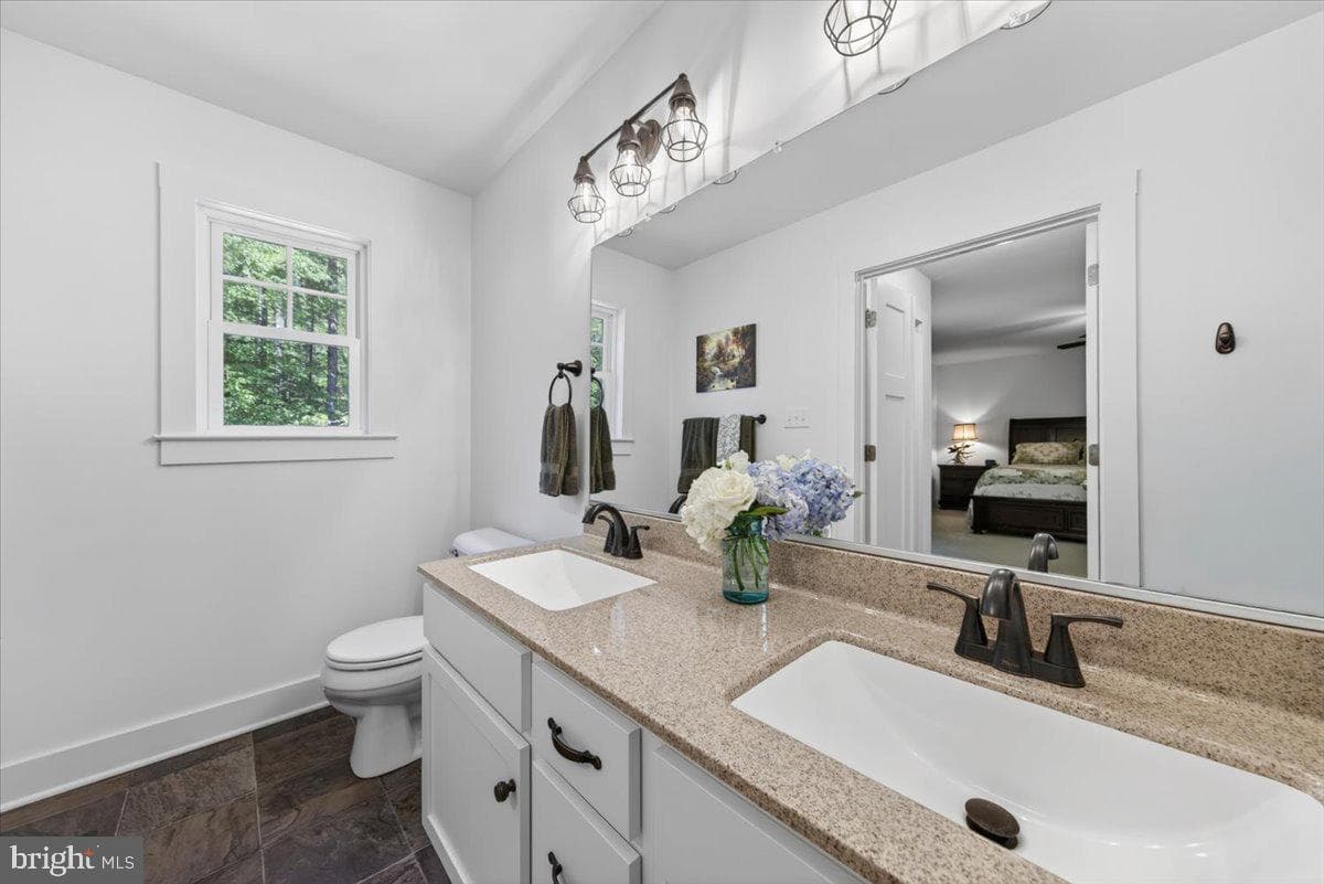 844 Manchester Road photo 35