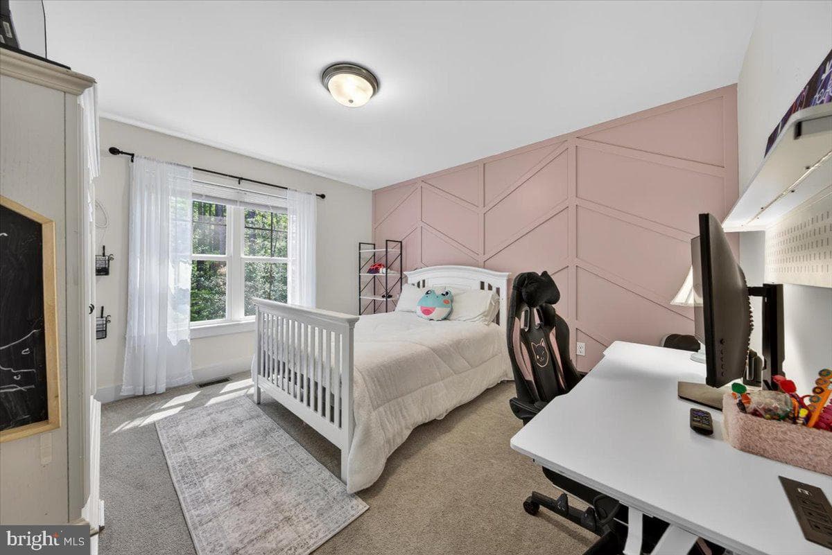 844 Manchester Road photo 36