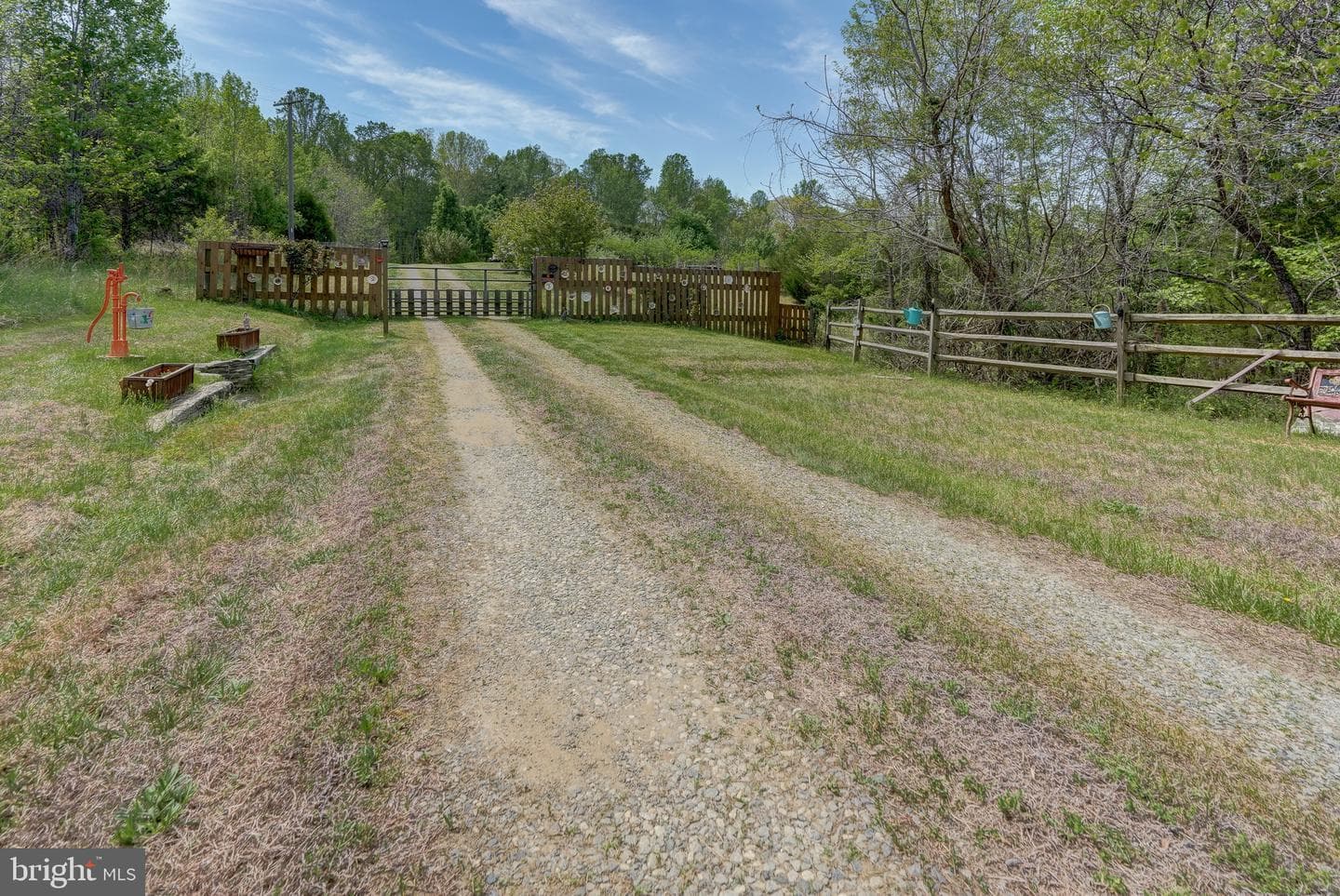 516 Apple Grove Road photo 4