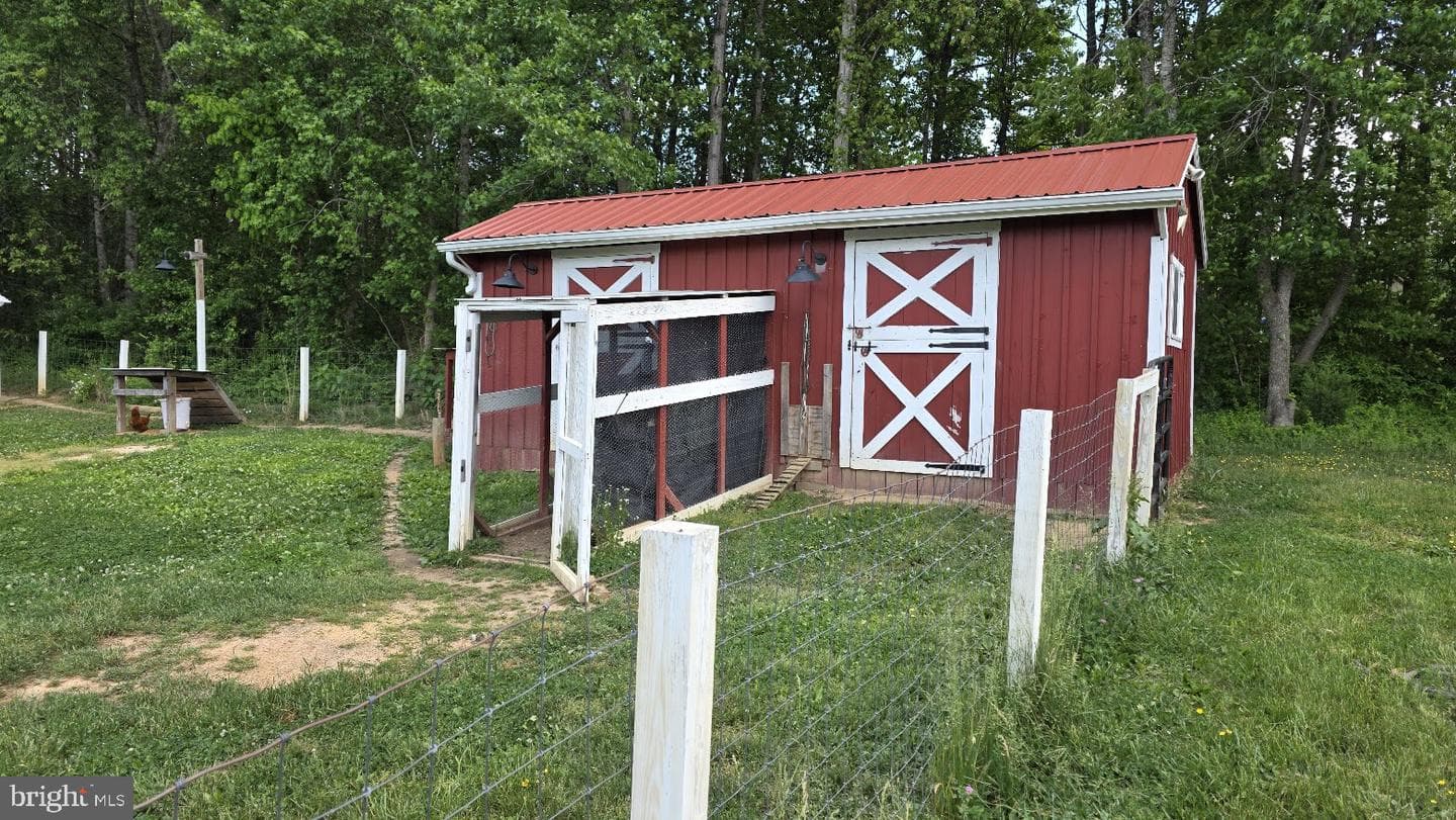 855 Johnson Road photo 5