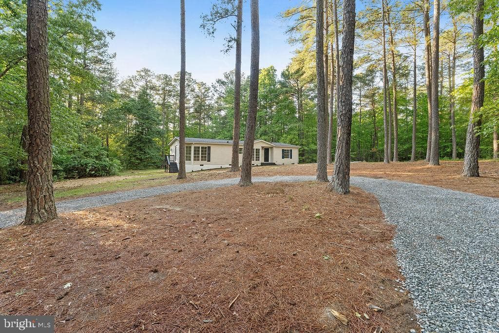1109 Eastham Road photo 1