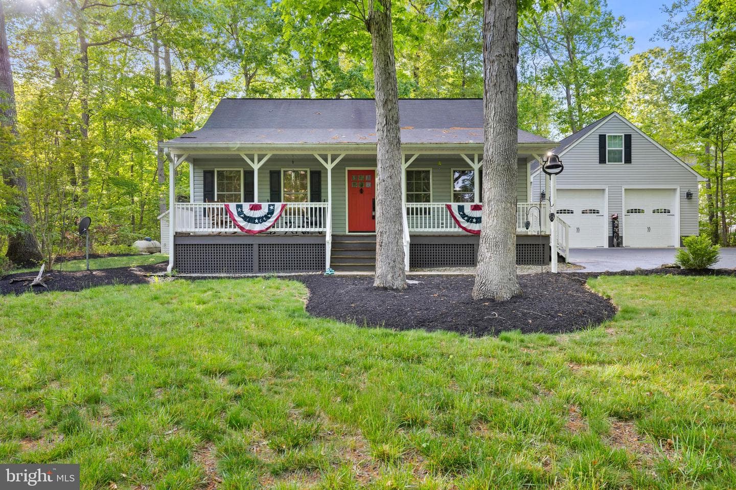 239 Oakwood Dr photo 3
