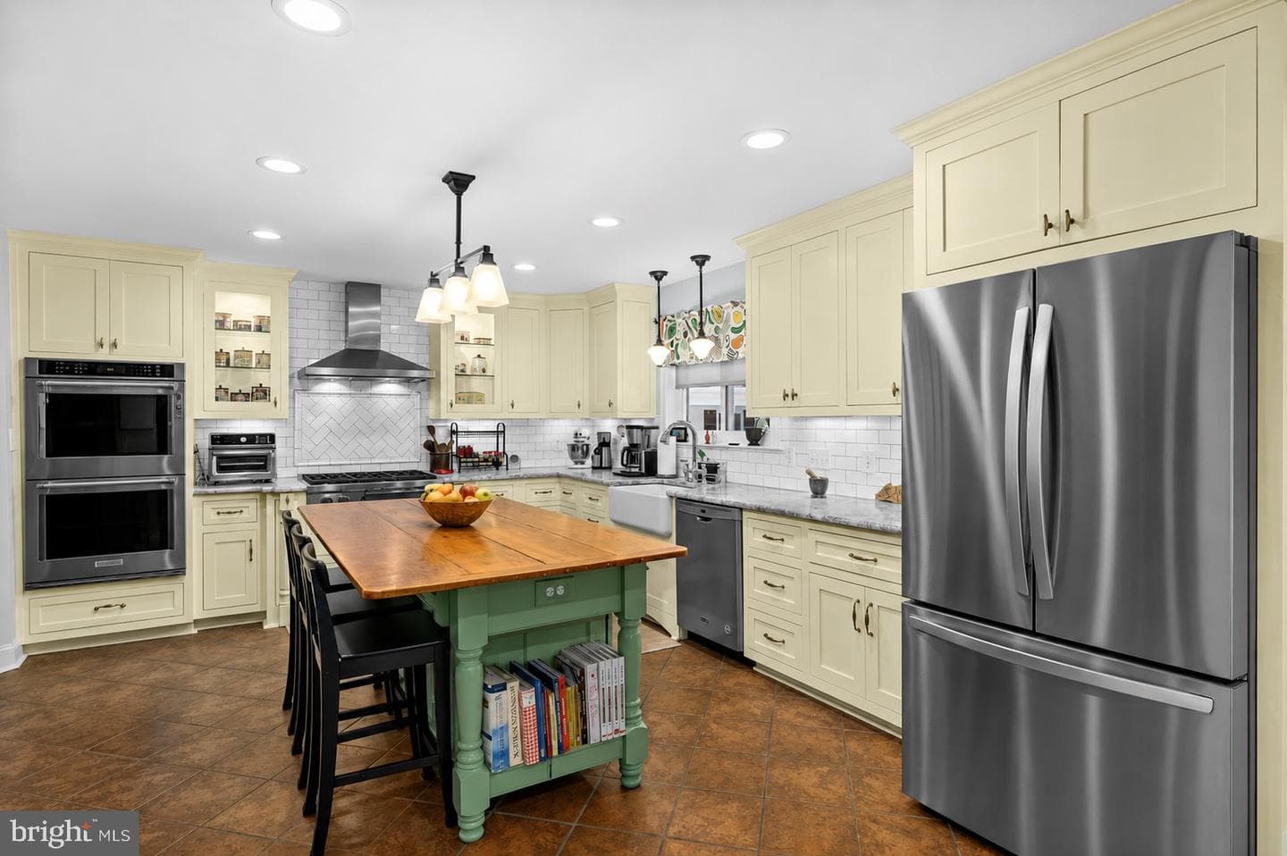 185 Mountain View photo 22