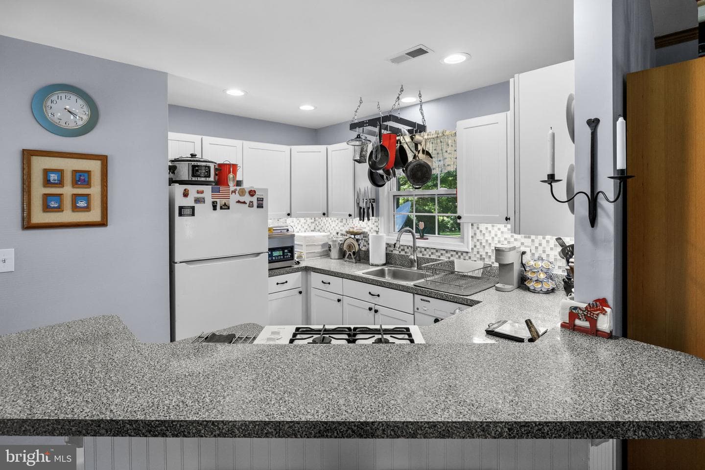 185 Mountain View photo 70