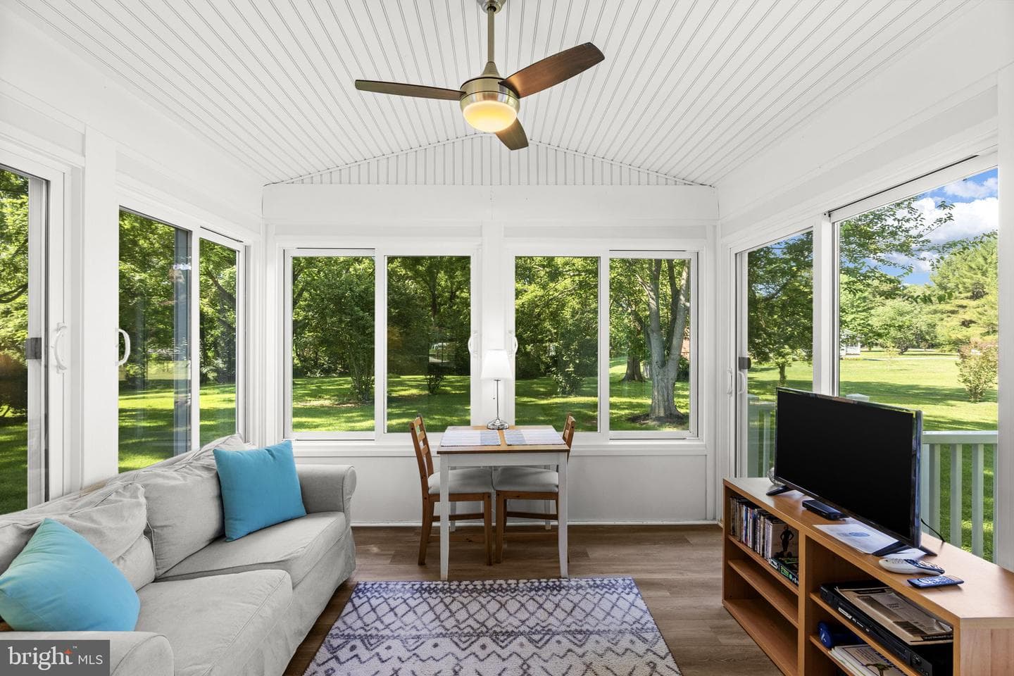 185 Mountain View photo 77