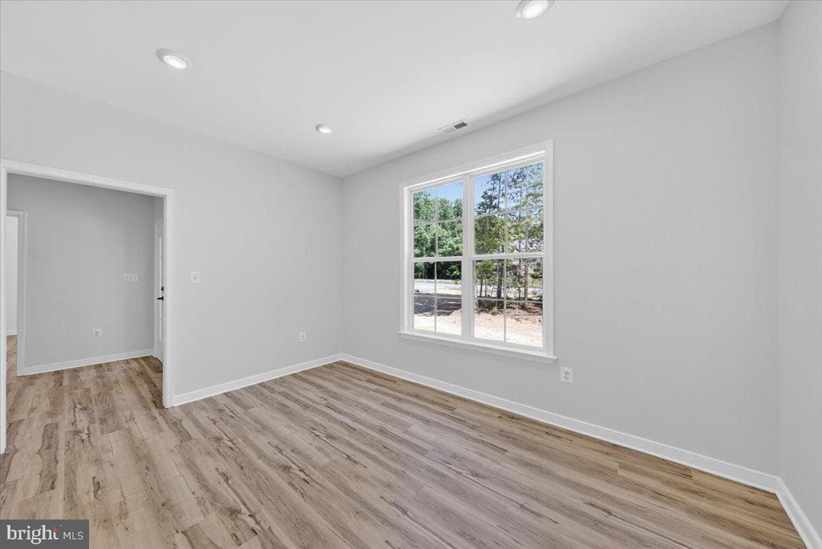 615 Traveller St photo 16