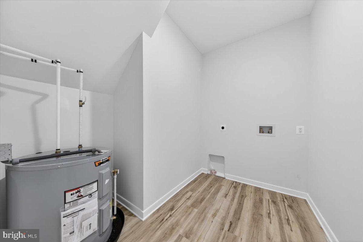 615 Traveller St photo 56