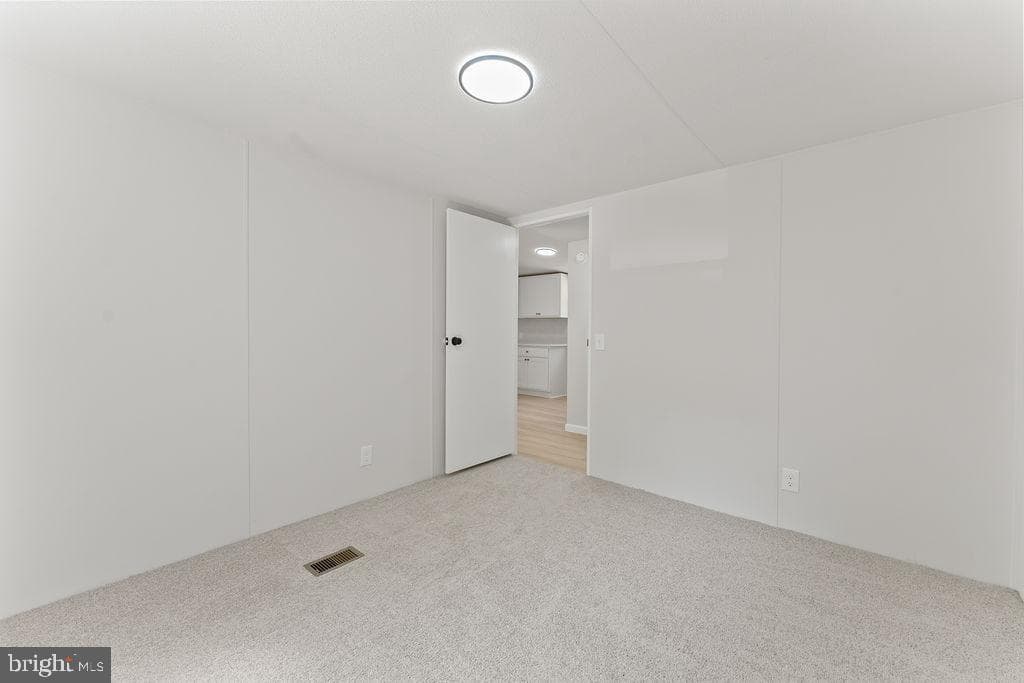 152 Oakland Place photo 16