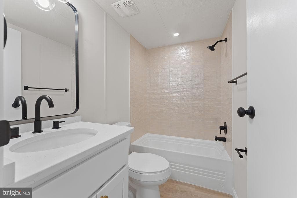 152 Oakland Place photo 17