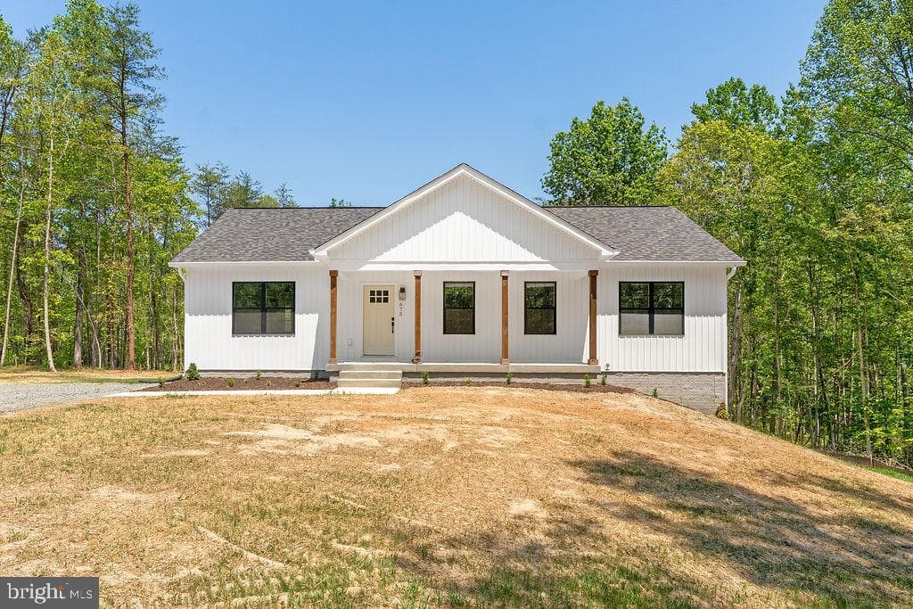 675 Vawter Corner Rd, Louisa