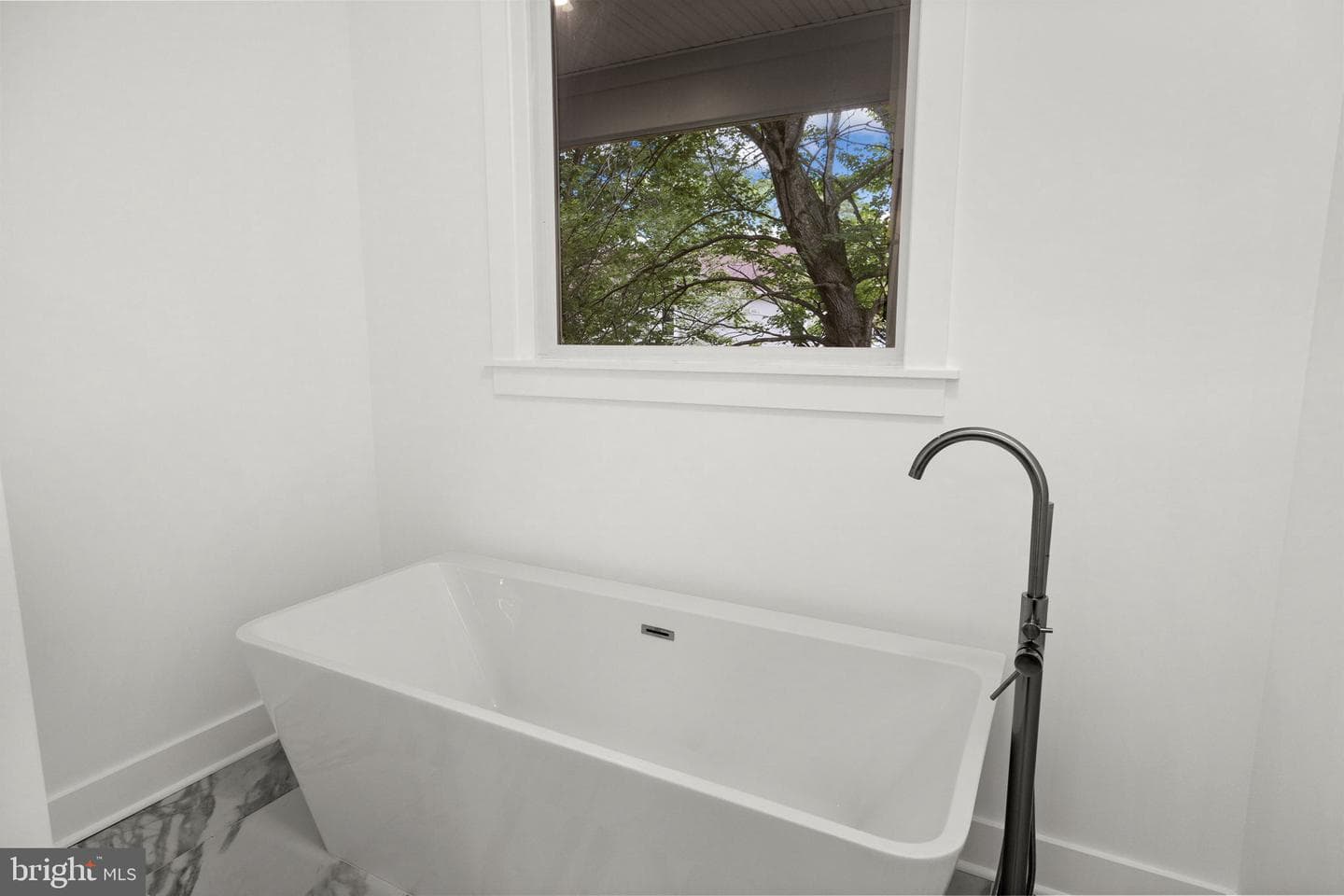 154 Waterview Drive photo 23