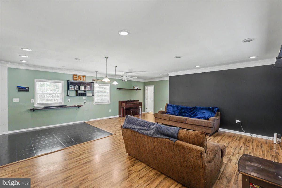 2348 Lindsay Road photo 7