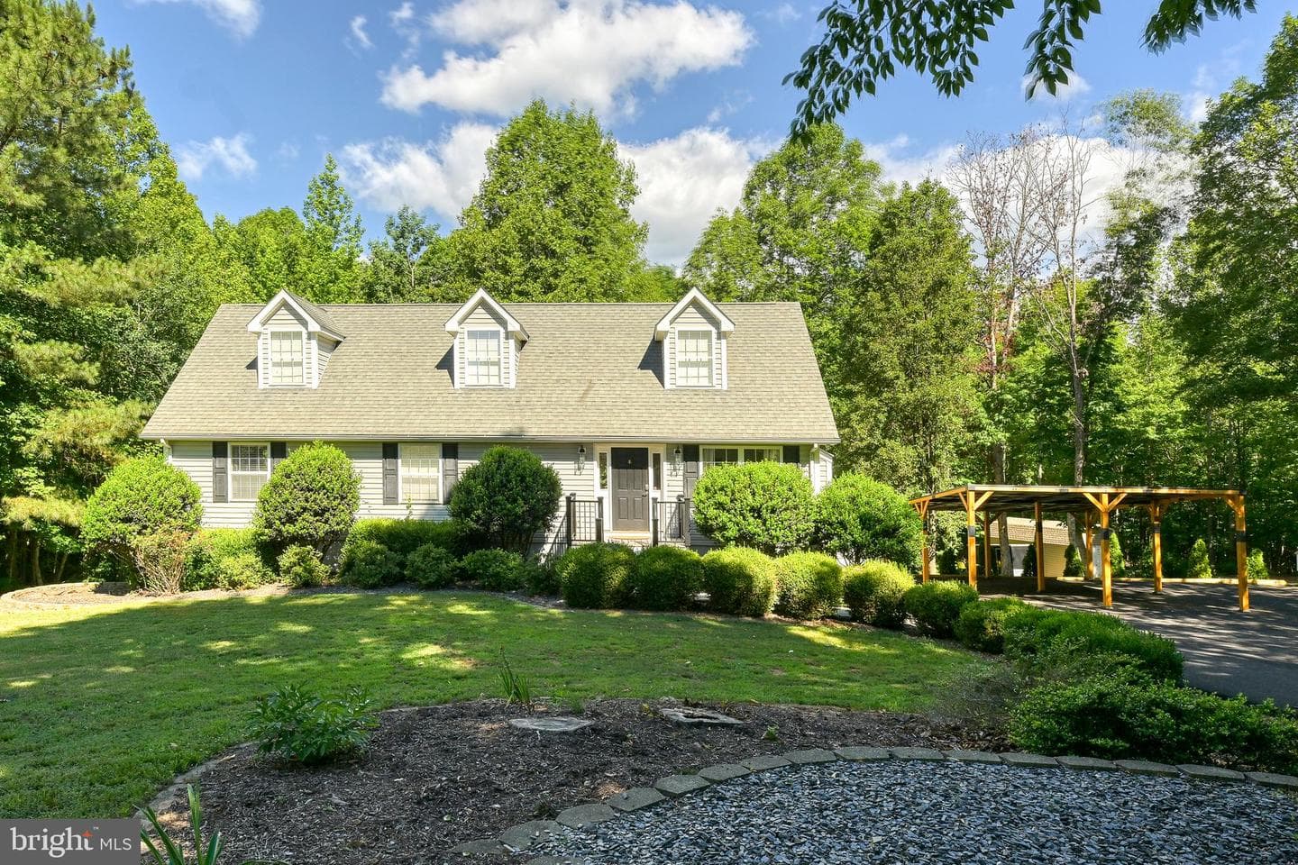 197 Shannon Glen Court, Louisa