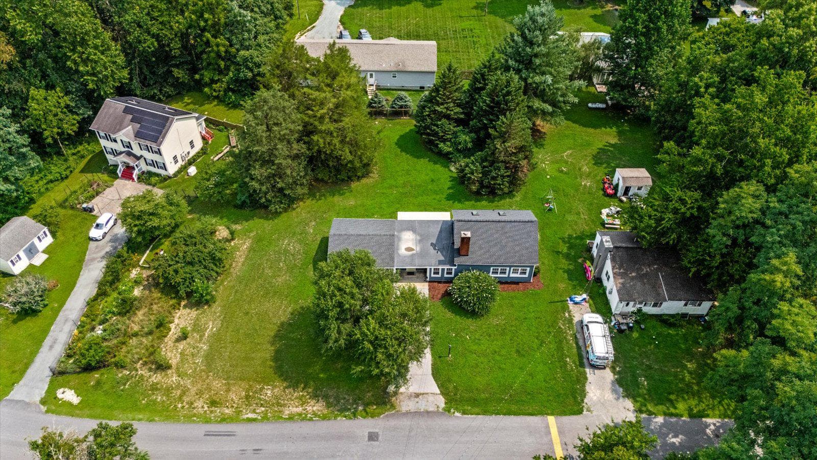 270 Ellis Drive photo 46