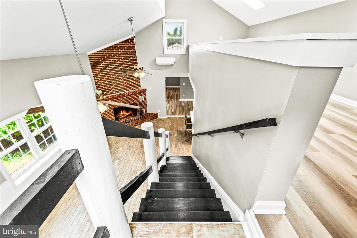 270 Ellis Drive photo 9