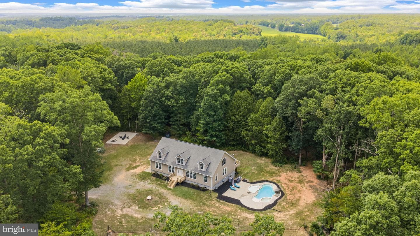 1271 Apple Grove Road, Mineral