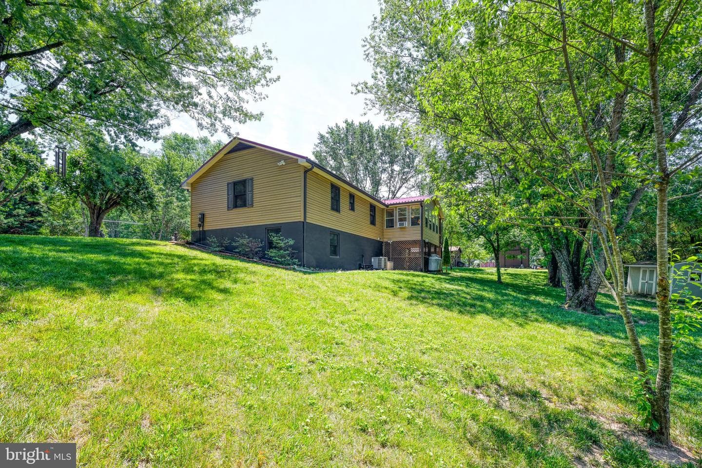 110 Patrick Henry Dr photo 11