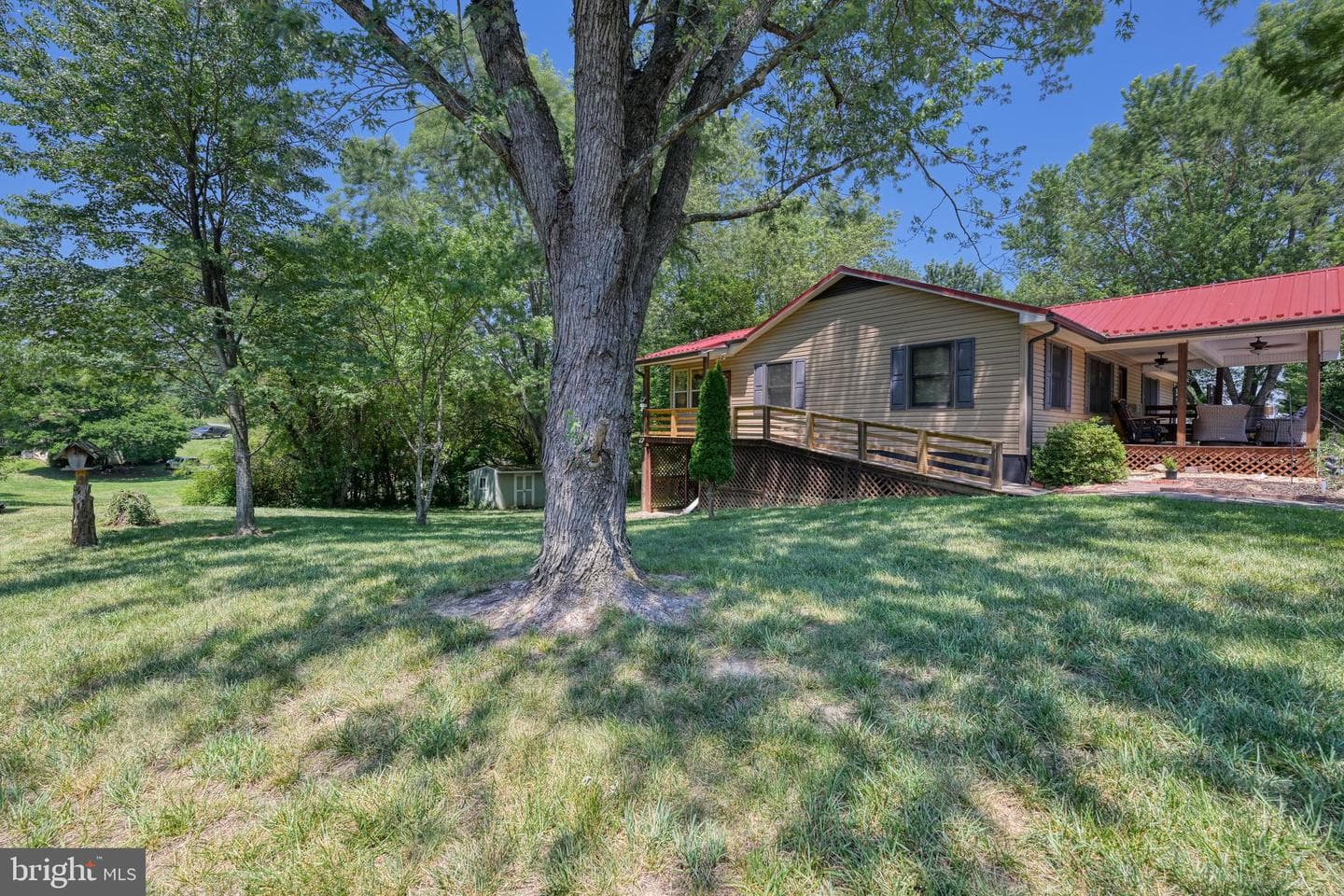 110 Patrick Henry Dr photo 17