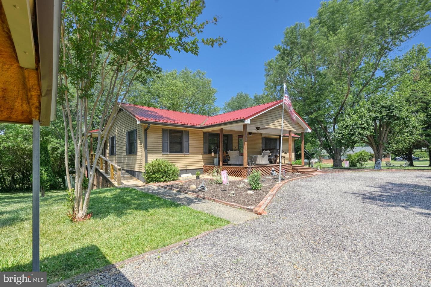 110 Patrick Henry Dr photo 18