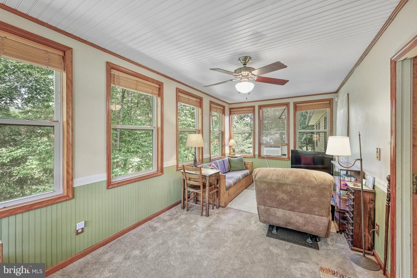 110 Patrick Henry Dr photo 32