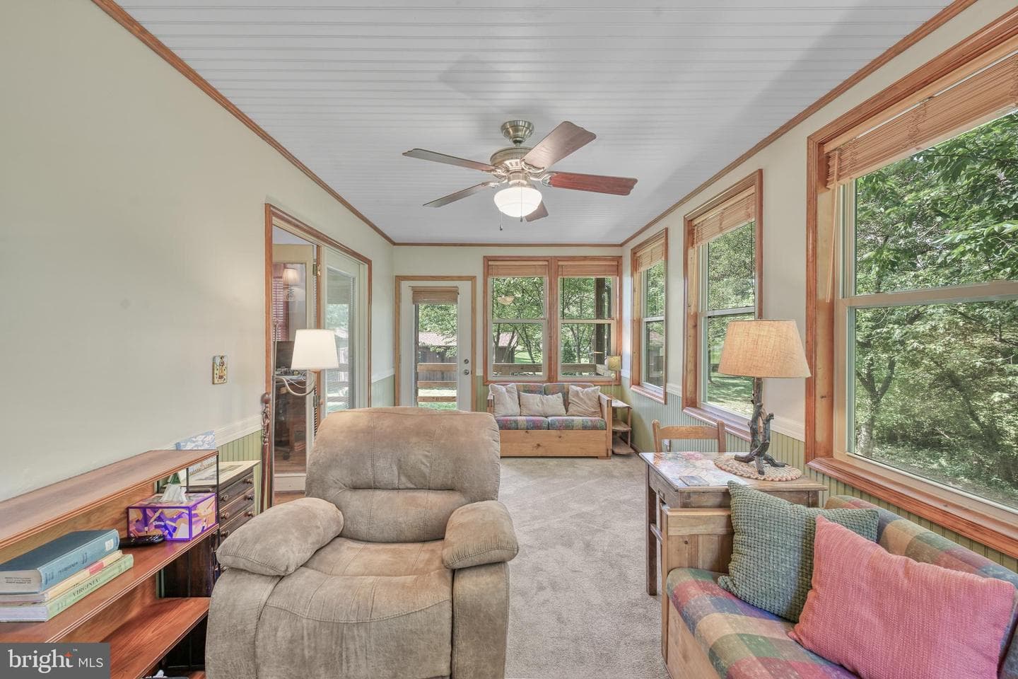 110 Patrick Henry Dr photo 34
