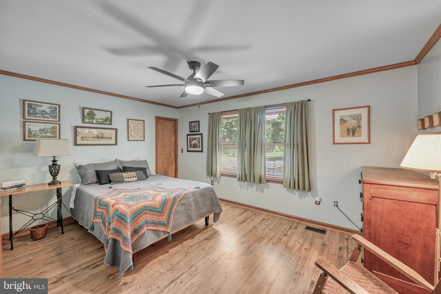 110 Patrick Henry Dr photo 38