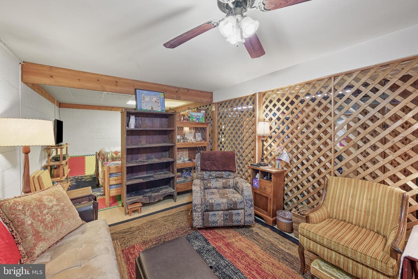 110 Patrick Henry Dr photo 57